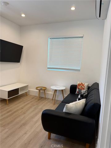 7044 Teesdale, North Hollywood, CA 91605