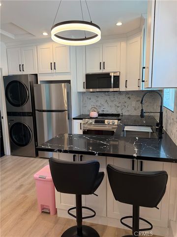 7044 Teesdale, North Hollywood, CA 91605