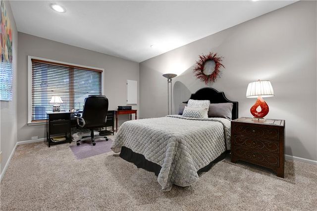 2433 W 137th Place, Leawood, KS 66224