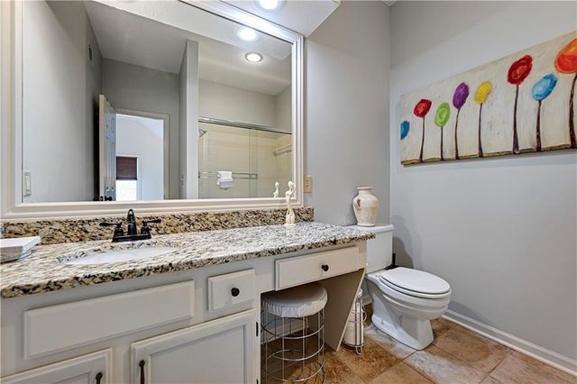 2433 W 137th Place, Leawood, KS 66224