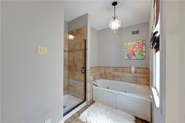 2433 W 137th Place, Leawood, KS 66224