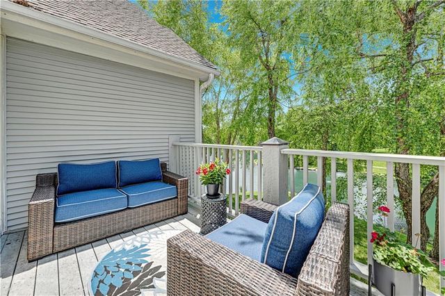 2433 W 137th Place, Leawood, KS 66224