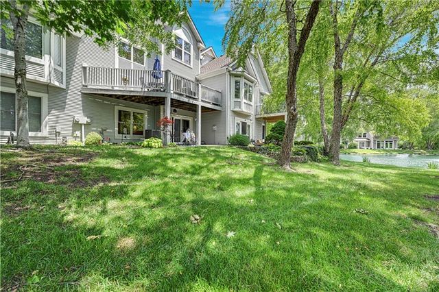2433 W 137th Place, Leawood, KS 66224