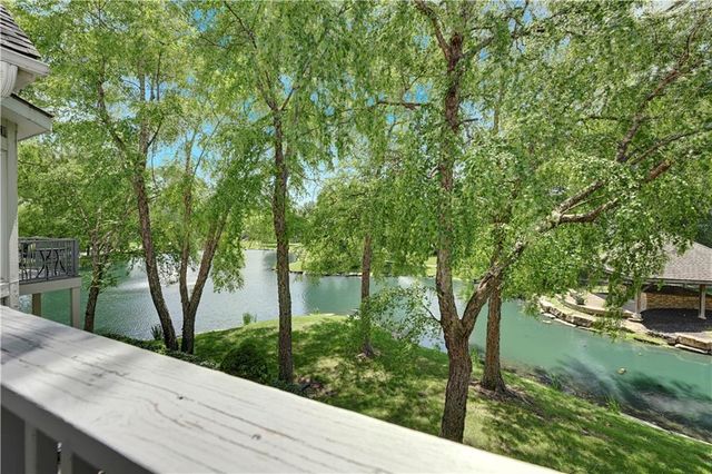 2433 W 137th Place, Leawood, KS 66224