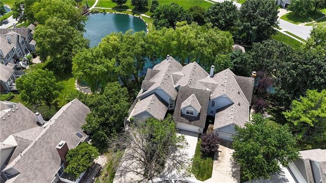 2433 W 137th Place, Leawood, KS 66224