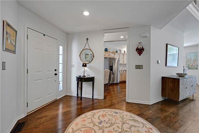 2433 W 137th Place, Leawood, KS 66224