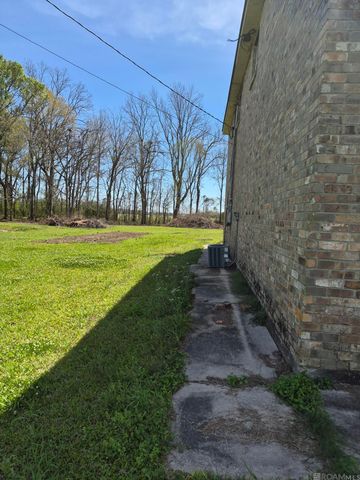 9741 Cane Bayou Rd, Port Allen, LA 70767