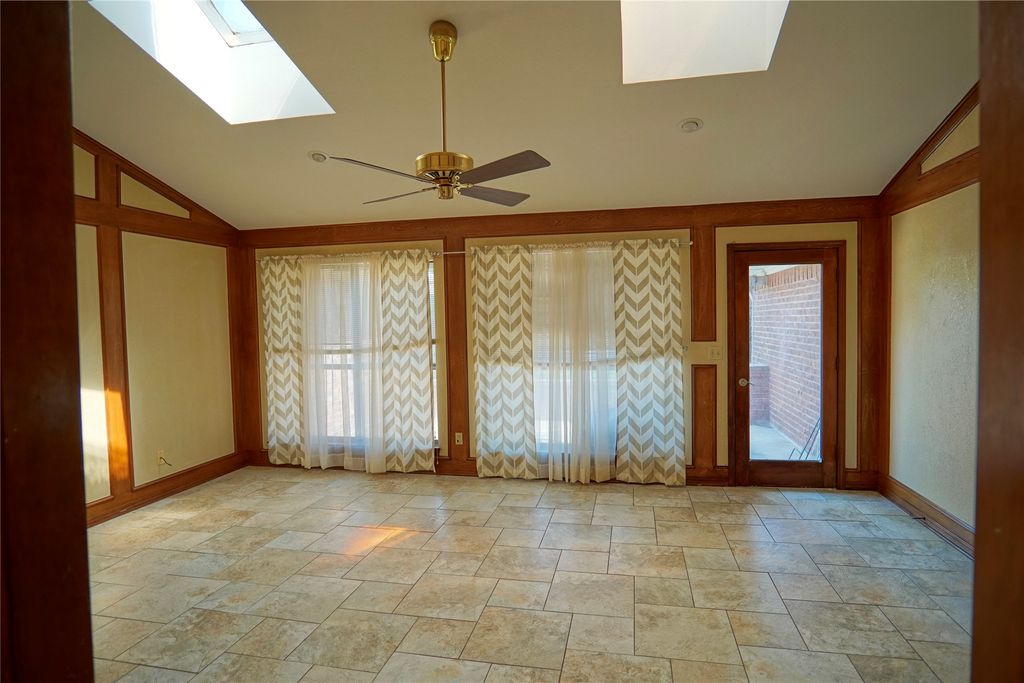 property-img