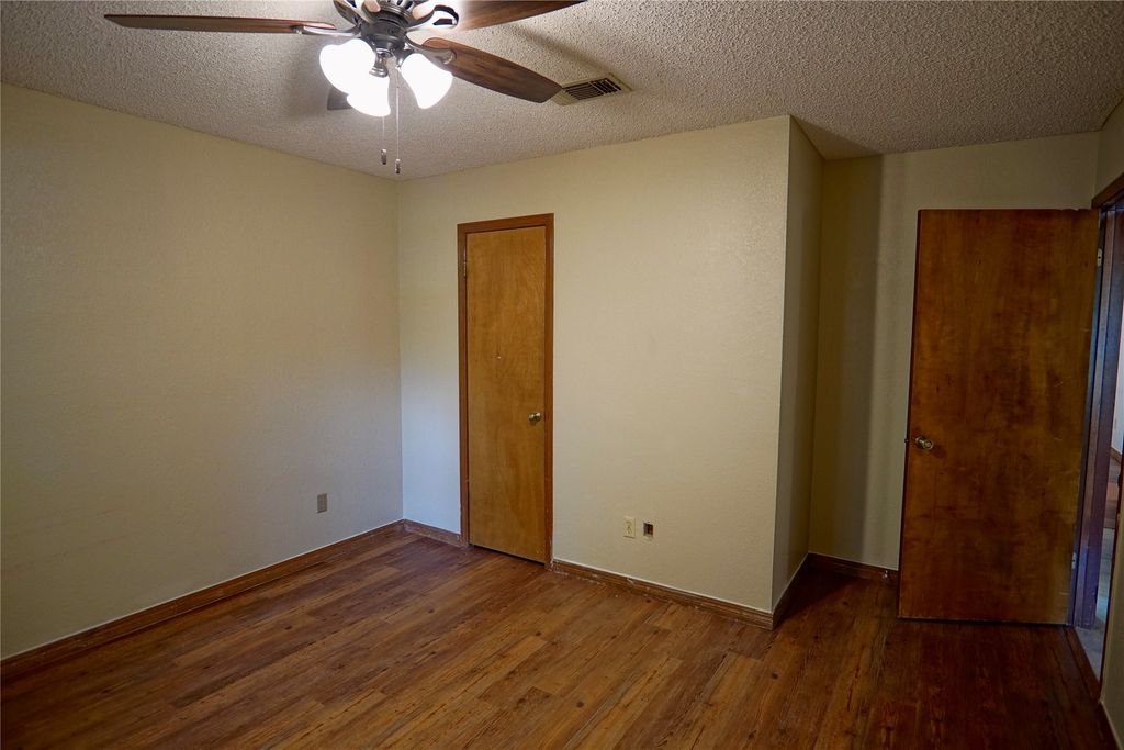 property-img