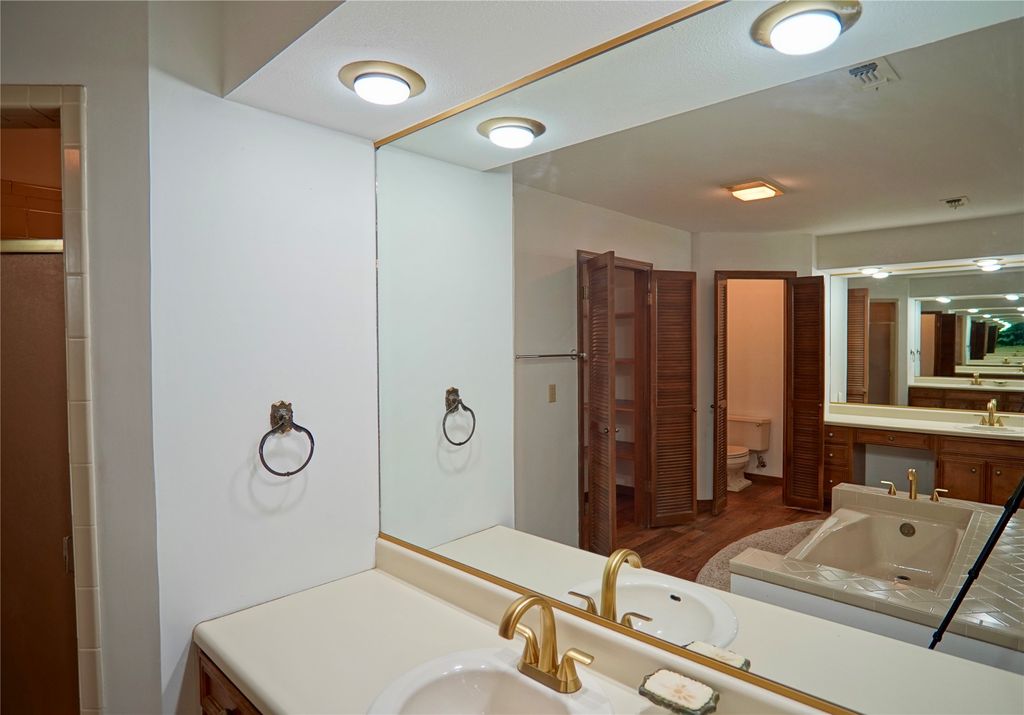 property-img