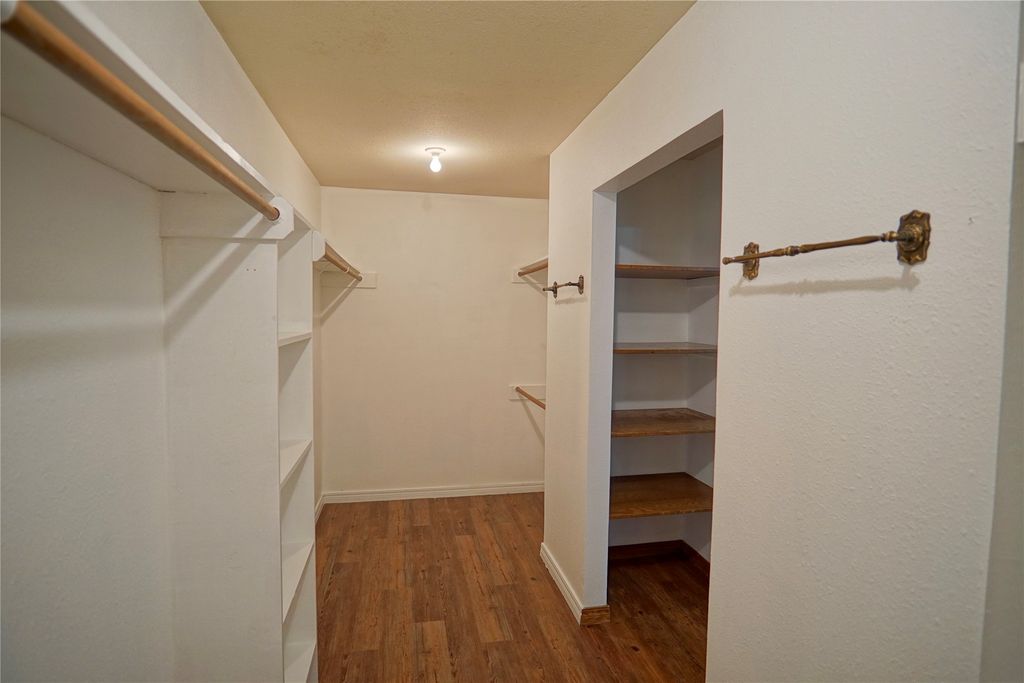 property-img