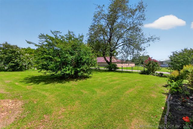 202 N Talihina Street, Salina, OK 74365