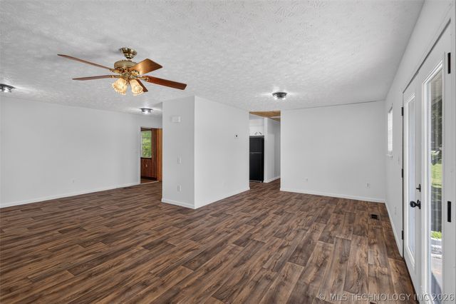 202 N Talihina Street, Salina, OK 74365
