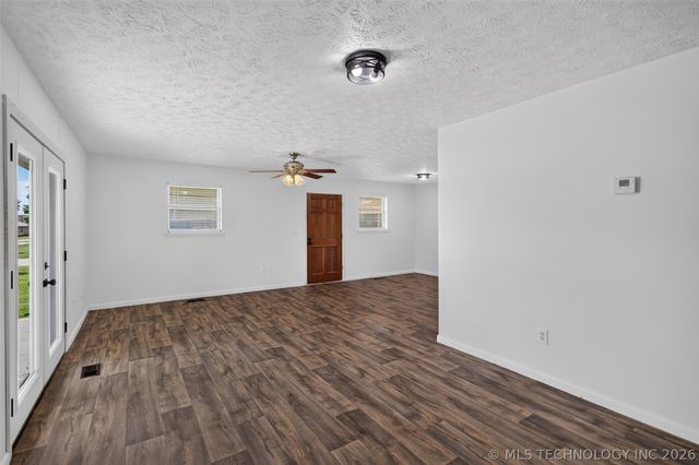 202 N Talihina Street, Salina, OK 74365