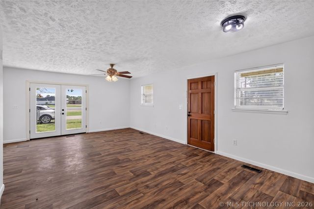 202 N Talihina Street, Salina, OK 74365