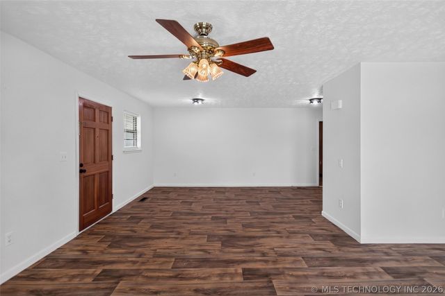 202 N Talihina Street, Salina, OK 74365