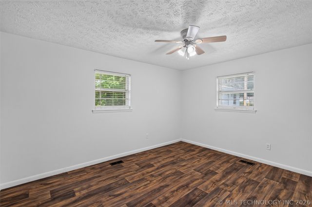 202 N Talihina Street, Salina, OK 74365