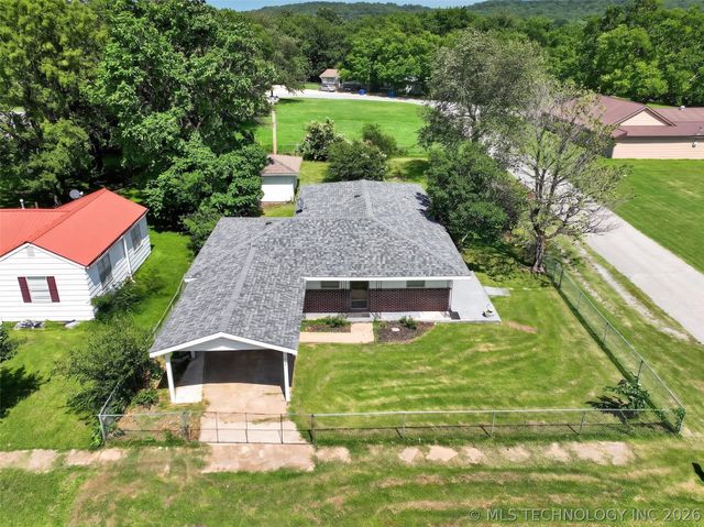 202 N Talihina Street, Salina, OK 74365