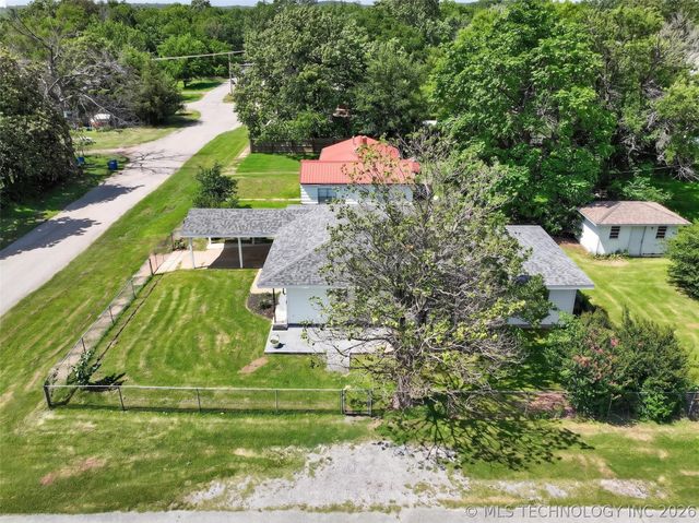 202 N Talihina Street, Salina, OK 74365