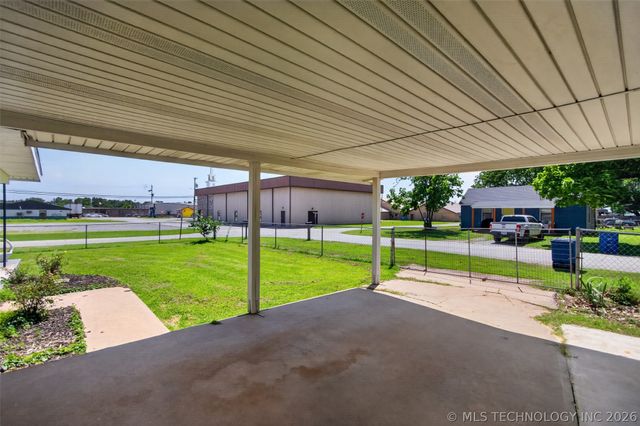 202 N Talihina Street, Salina, OK 74365