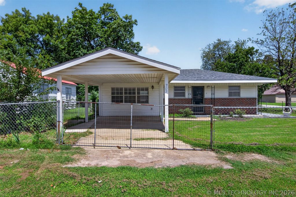 202 N Talihina Street, Salina, OK 74365