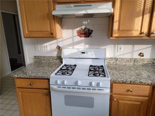 5072 Raventhorpe Court, Suwanee, GA 30024