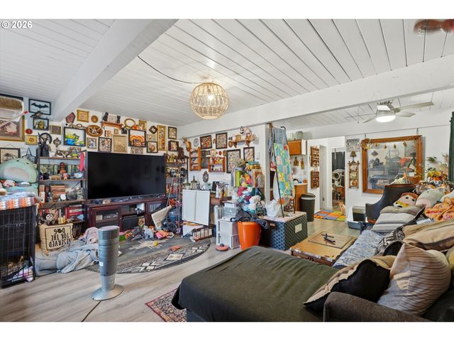 1213 OAKHILL Ave Se, Salem, OR 97302