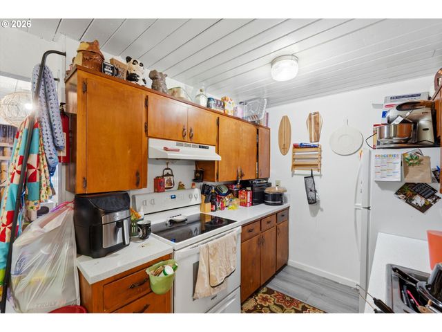 1213 OAKHILL Ave Se, Salem, OR 97302