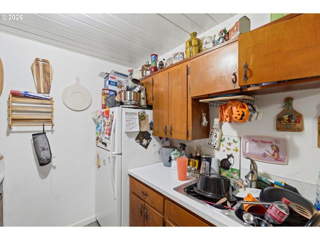 1213 OAKHILL Ave Se, Salem, OR 97302