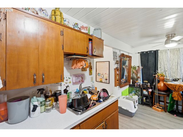 1213 OAKHILL Ave Se, Salem, OR 97302