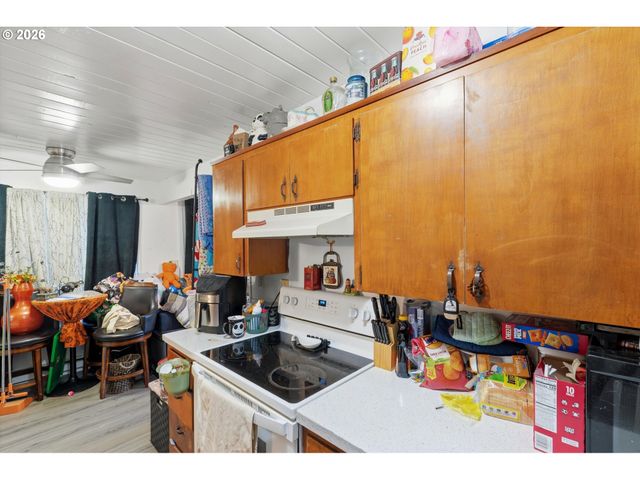 1213 OAKHILL Ave Se, Salem, OR 97302