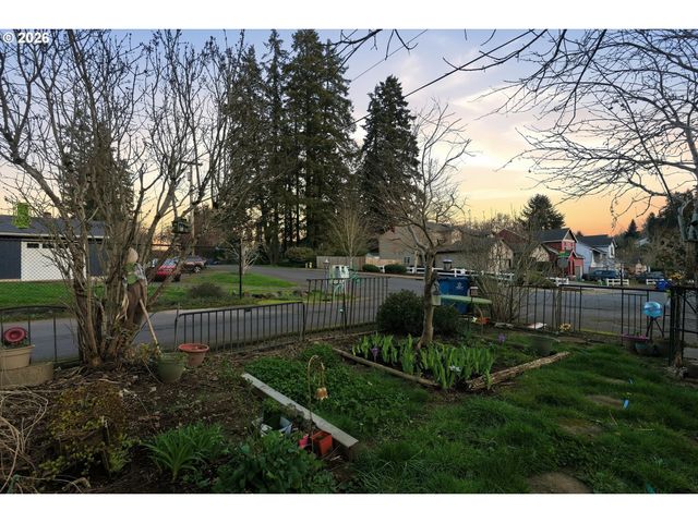 1213 OAKHILL Ave Se, Salem, OR 97302