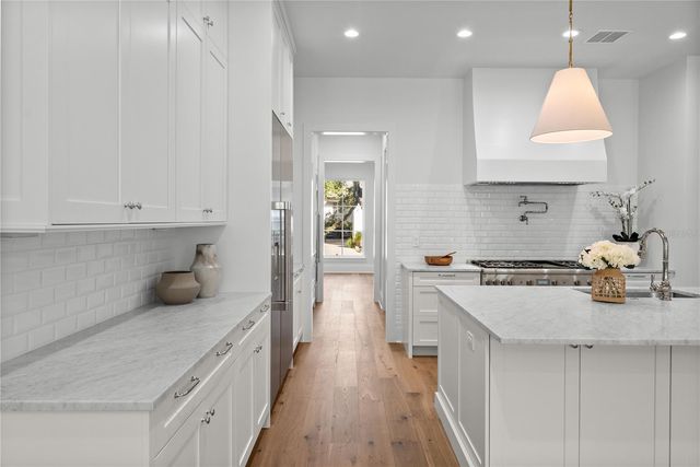 4614 TENNYSON, Tampa, FL 33629