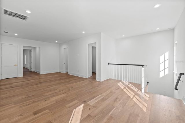 4614 TENNYSON, Tampa, FL 33629