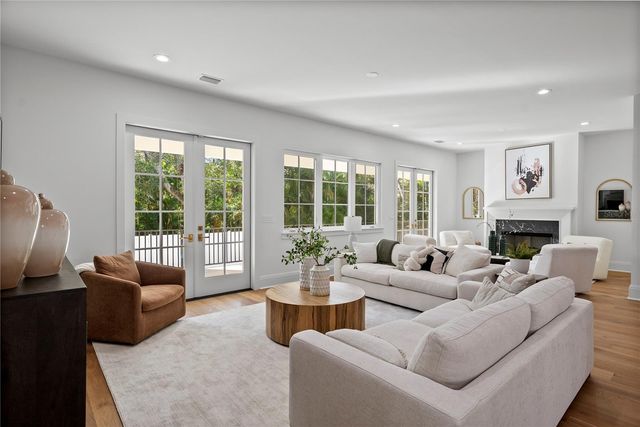 4614 TENNYSON, Tampa, FL 33629