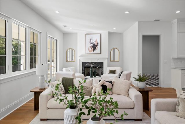 4614 TENNYSON, Tampa, FL 33629