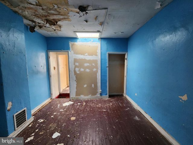 2021 RIDGEHILL AVE, Baltimore, MD 21217