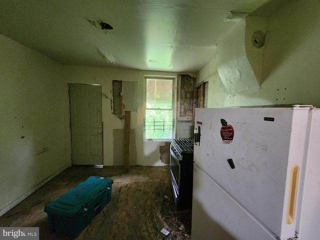 2021 RIDGEHILL AVE, Baltimore, MD 21217