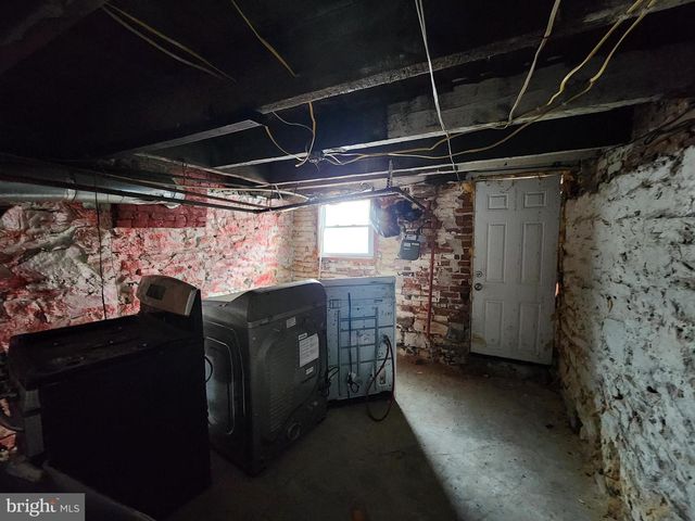 2021 RIDGEHILL AVE, Baltimore, MD 21217