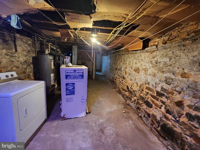 2021 RIDGEHILL AVE, Baltimore, MD 21217