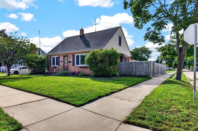 2021 79th STREET, Kenosha, WI 53143