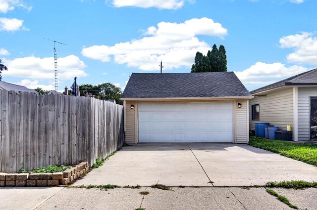 2021 79th STREET, Kenosha, WI 53143