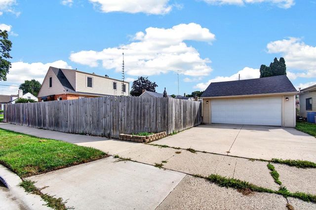 2021 79th STREET, Kenosha, WI 53143