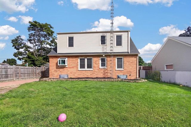 2021 79th STREET, Kenosha, WI 53143