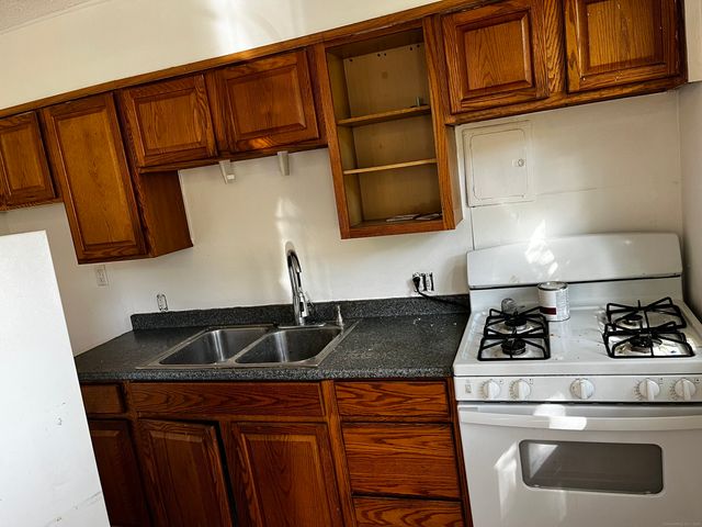 22 Saint James Street #D, Manchester, CT 06040
