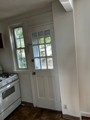 22 Saint James Street #D, Manchester, CT 06040