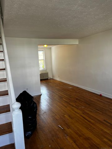 22 Saint James Street #D, Manchester, CT 06040