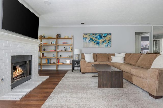 9 Saint Claire NE Lane, Atlanta, GA 30324