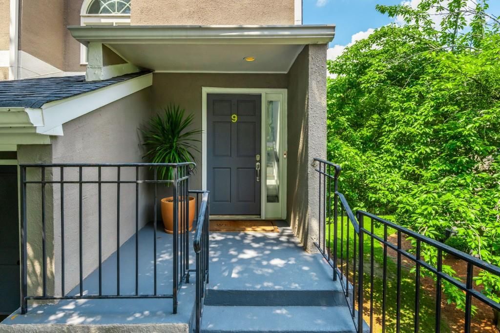 9 Saint Claire NE Lane, Atlanta, GA 30324