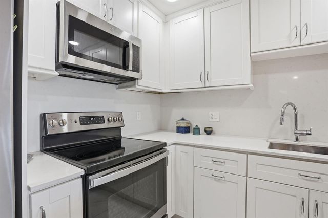 1516 S Lakeside Drive 103, Lake Worth Beach, FL 33460